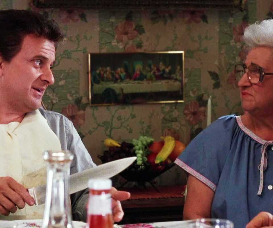 Goodfellas Tommy and his mother having dinner