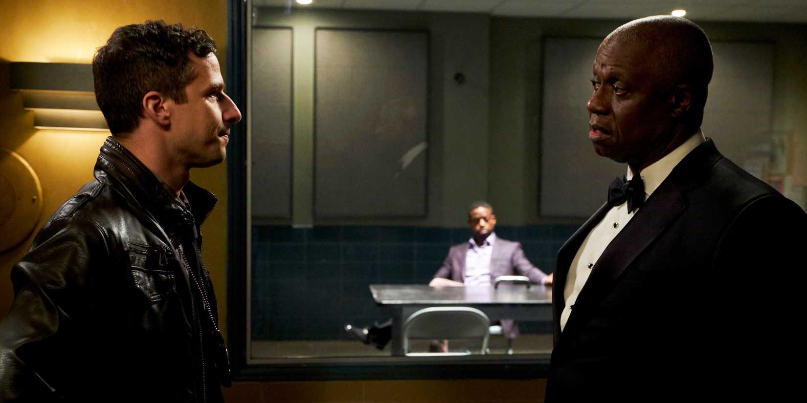 10 Brooklyn Nine-Nine Episodes Focused On Captain Holt
