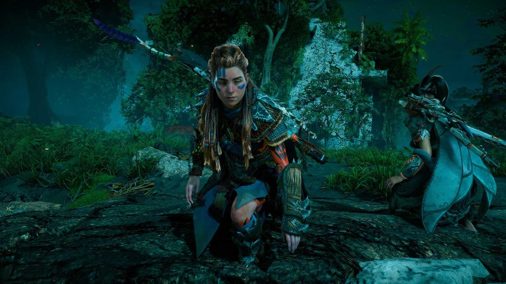Horizon Forbidden West Aloy wearing the tenakth vanquisher armor set while sneaking around at night