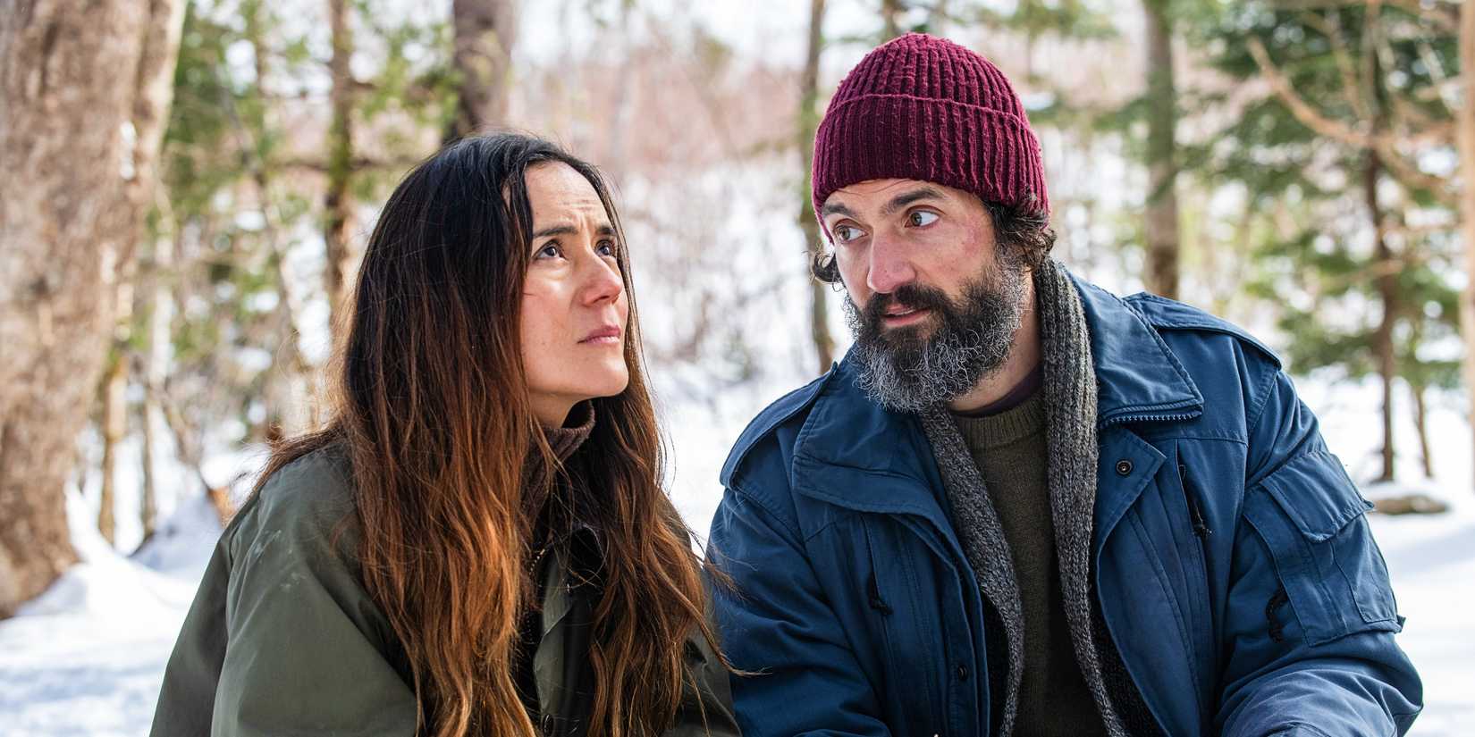 Jim's Fate & How Tabitha Is Really Connected To Miranda 1 Jade looking at Tabitha in the snow in From season 3