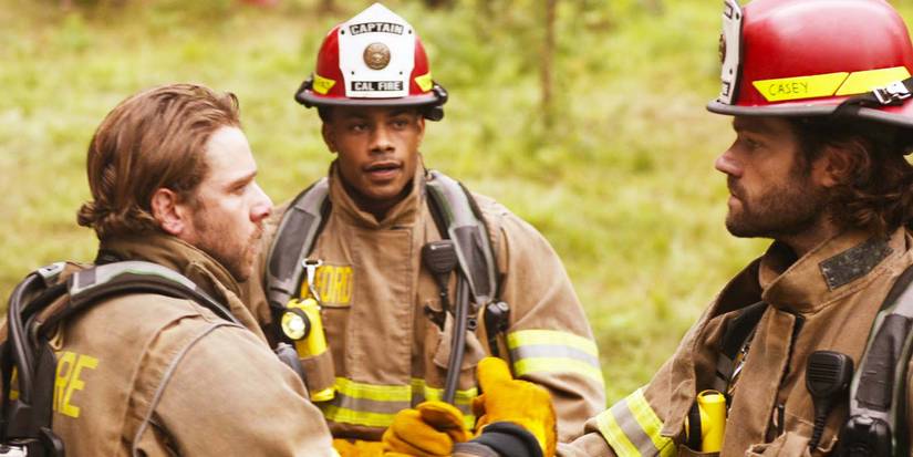 Max Thieriot as Bode Leone, Jordan Calloway as Jake Crawford and Jared Padalecki as Camden Casey in Fire Country season 3 episode 5