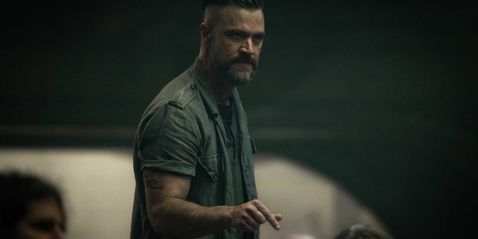 Silo Stars Remmie Milner & Shane McRae Tease Mechanical's Role In The ...