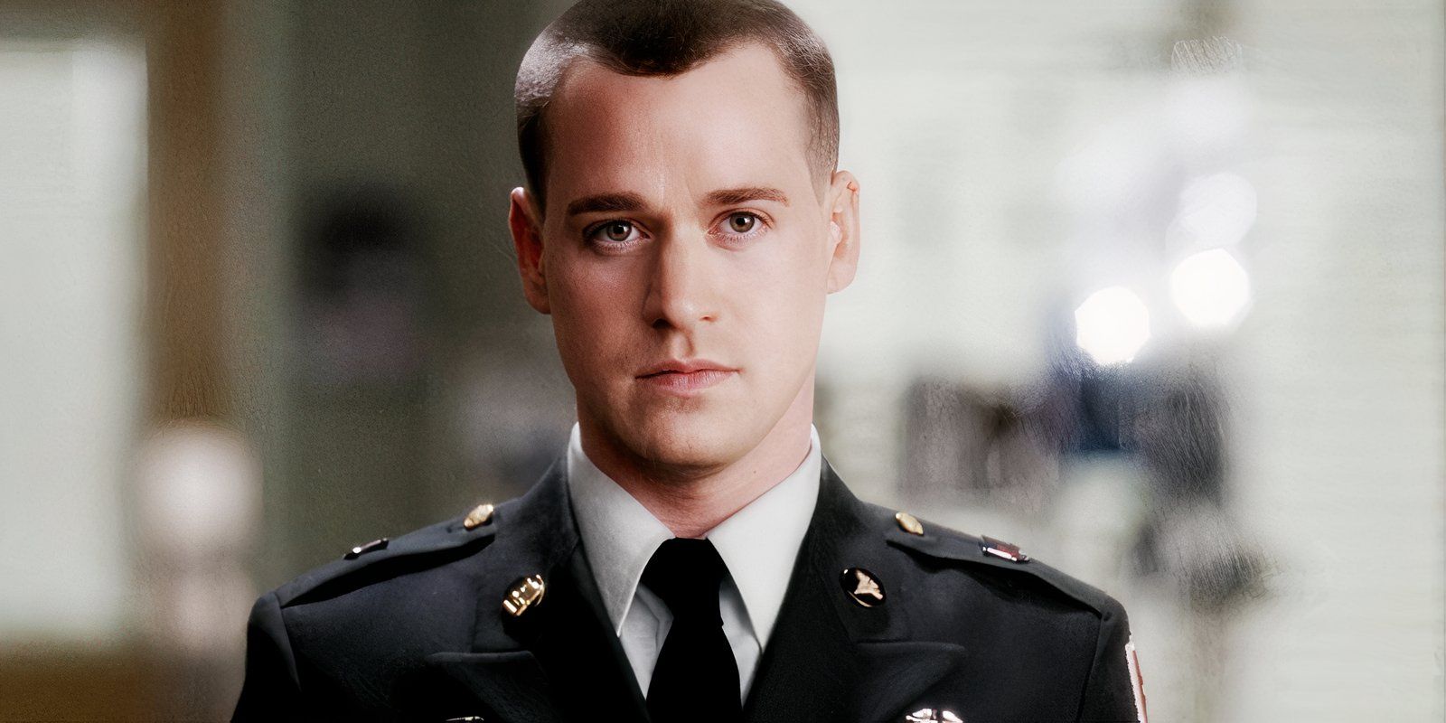 T.R. Knight as George O'Malley in Grey's Anatomy season 5 episode 24