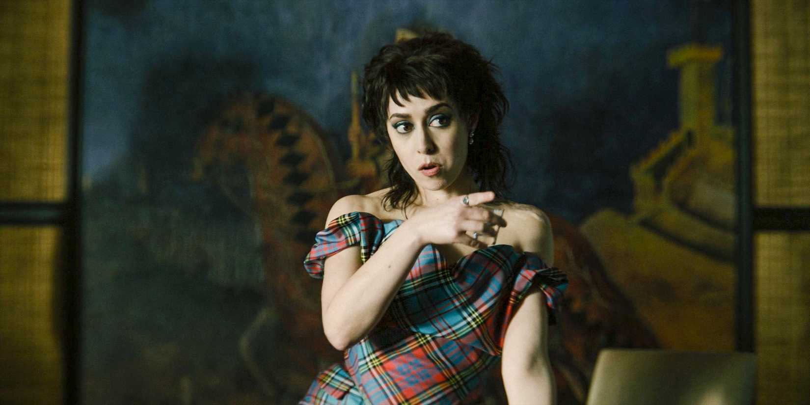 Sofia (Cristin Milioti) makes a proposal to Oz's partners in The Penguin Season 1 Ep 8