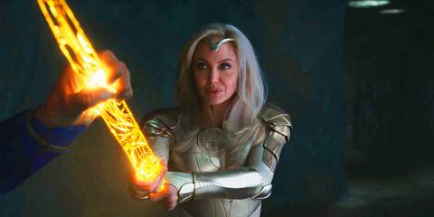 Thena fighting Ikaris in Eternals