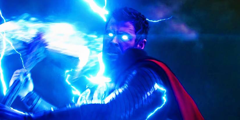 Thor usando raios com o Stormbreaker em Vingadores: Guerra Infinita