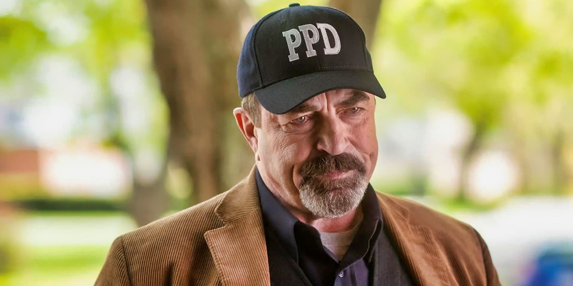 Tom Selleck wearing his PPD cap in Jesse Stone Lost in Paradise