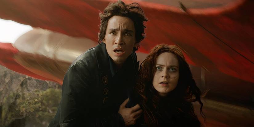 Hester e Tom com medo em Mortal Engines