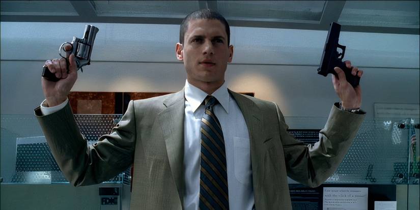 Michael Scofield robbing a bank in Prison Break