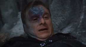 Alan Tudyk looking pained as Harry Vanderspeigle in Resident Alien