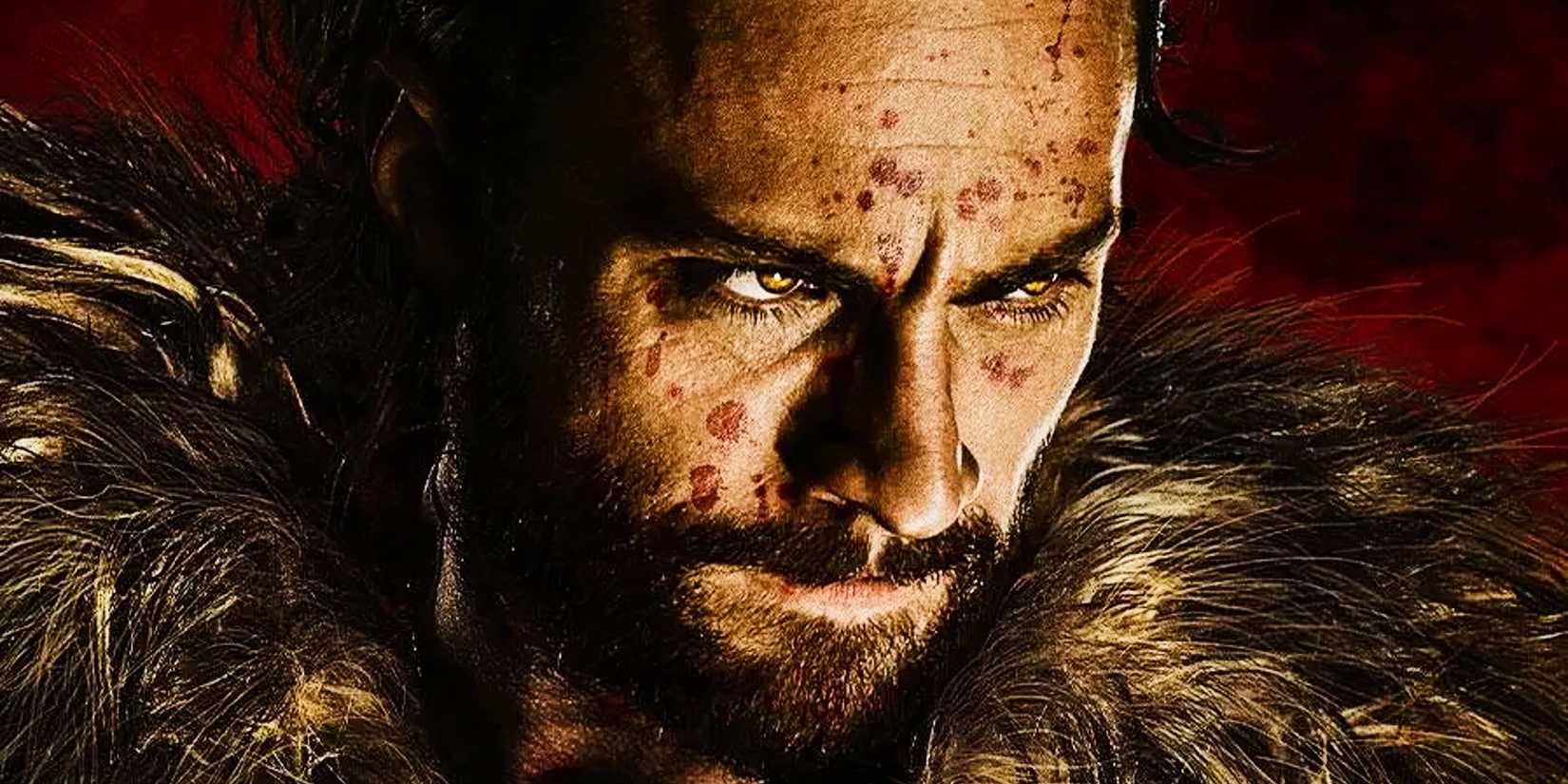 Aaron Taylor-Johnson como Kraven, o Caçador, no pôster do filme.