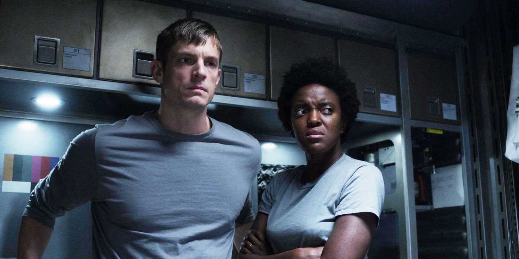 Ed Baldwin e Danielle Poole em For All Mankind temporada 1, lado a lado.