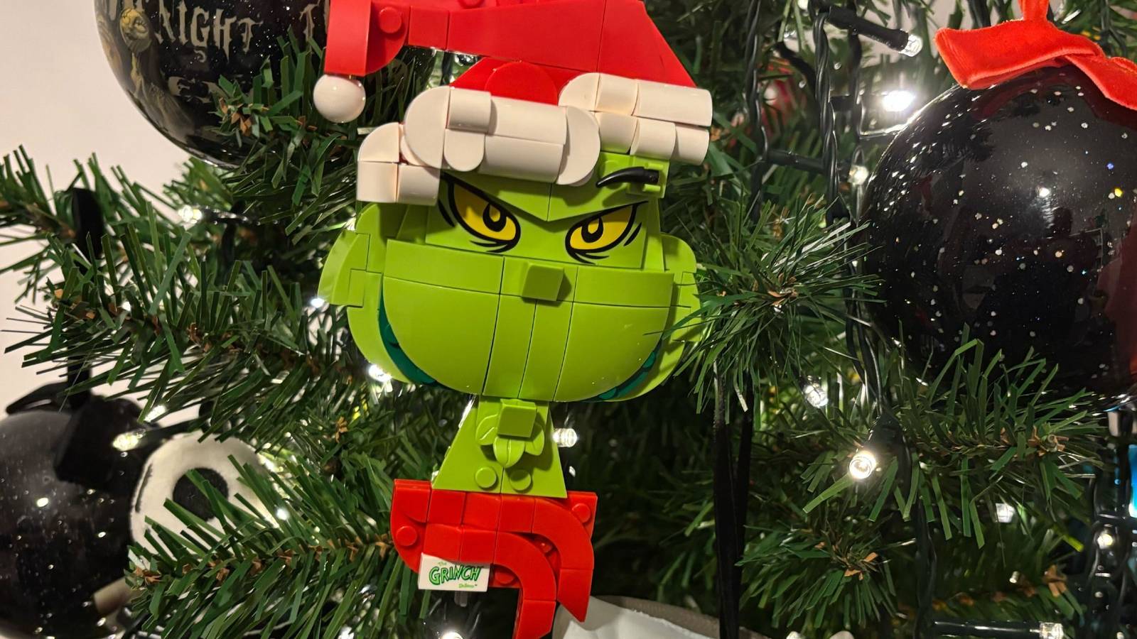Grinch Brickcraft Sets Review: A Worthy (& Inexpensive) Festive ...