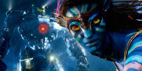 Two images side by side of Neytiri from Avatar and Gipsy Danger from Pacific Rim