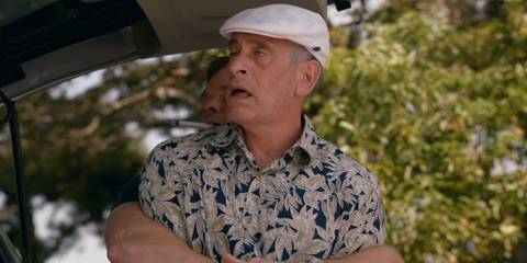 Dexter Morgan (Michael C. Hall) abducting Hector Estrada (Nestor Serrano) in Dexter season 7, episode 12