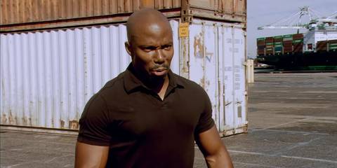 James Doakes confronting Dexter Morgan at the shipping container yard in Dexter season 2