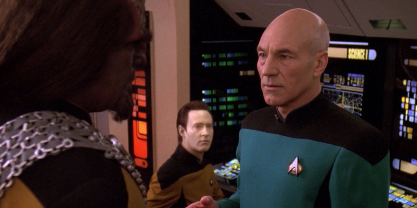Star Trek's Alternate Reality Mariner Is A Brilliant Picard TNG Callback
