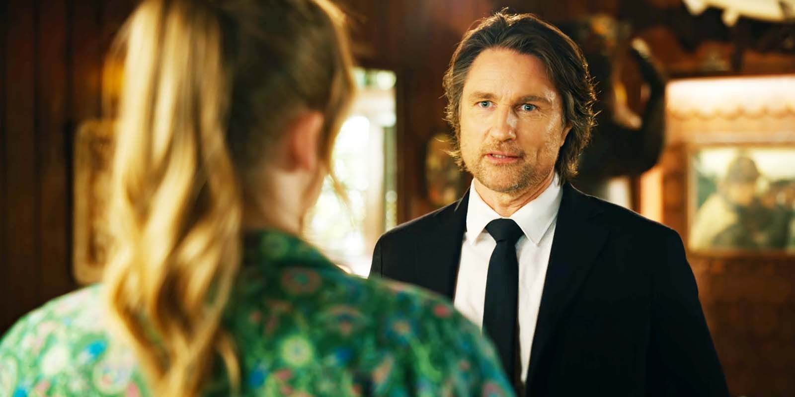 Martin Henderson as Jack in Virgin River season 6 episode 3