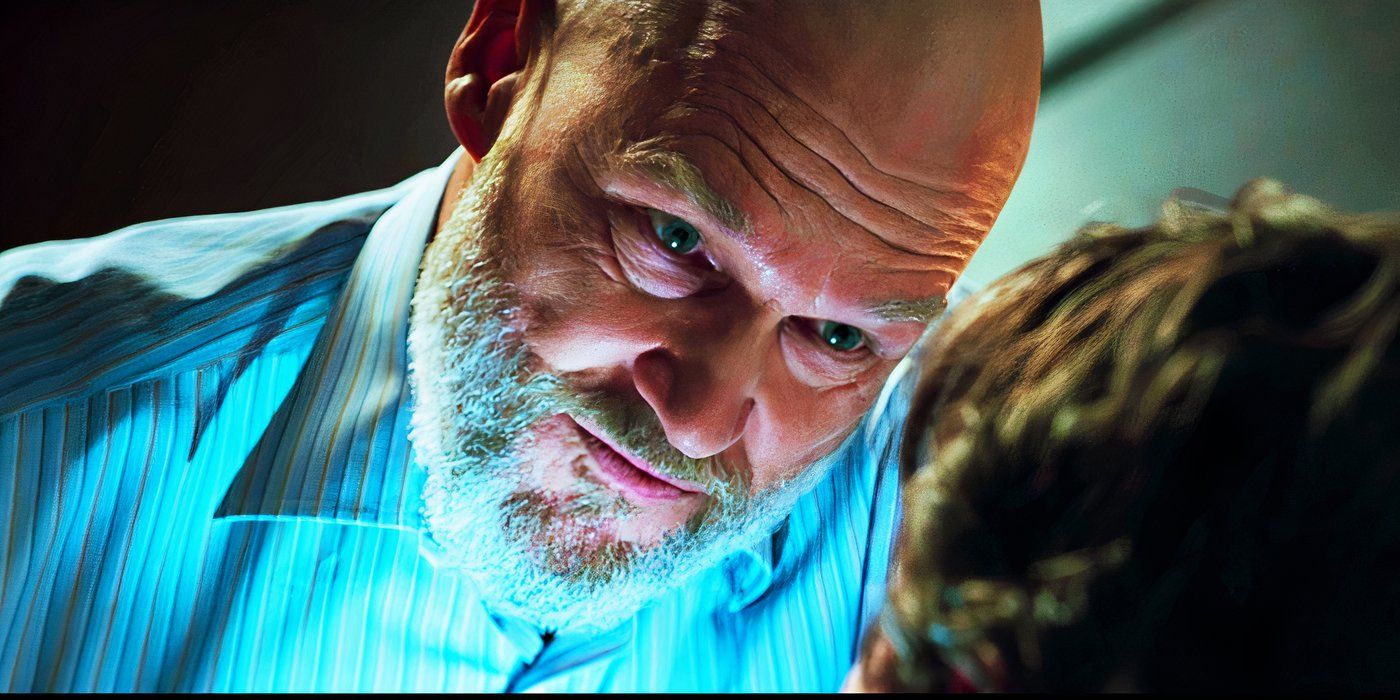 obadiah-stane-looming-over-tony-stark-in-iron-man Zeke Stane’s MCU Return Potential After Ironheart Addressed By Alden Ehrenreich