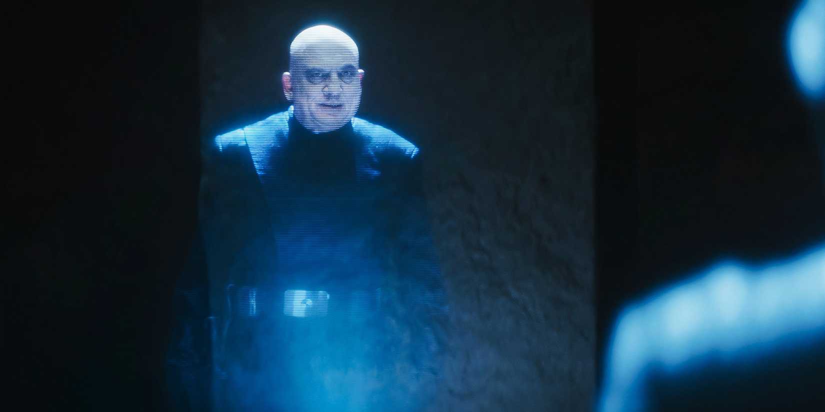 Jonny Coyne como o vilão imperial em The Mandalorian & Grogu