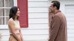 Cobie Smulders and Jason Segal talking as Sofi and Jimmy in Shrinking season 2