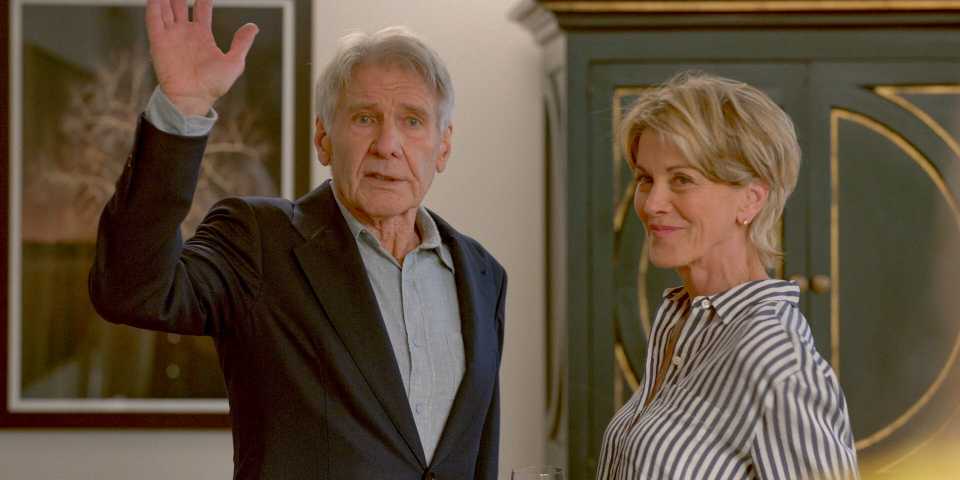 Paul (Harrison Ford) meets Julie's (Wendie Malick) friends in Shrinking Season 2 Ep 11