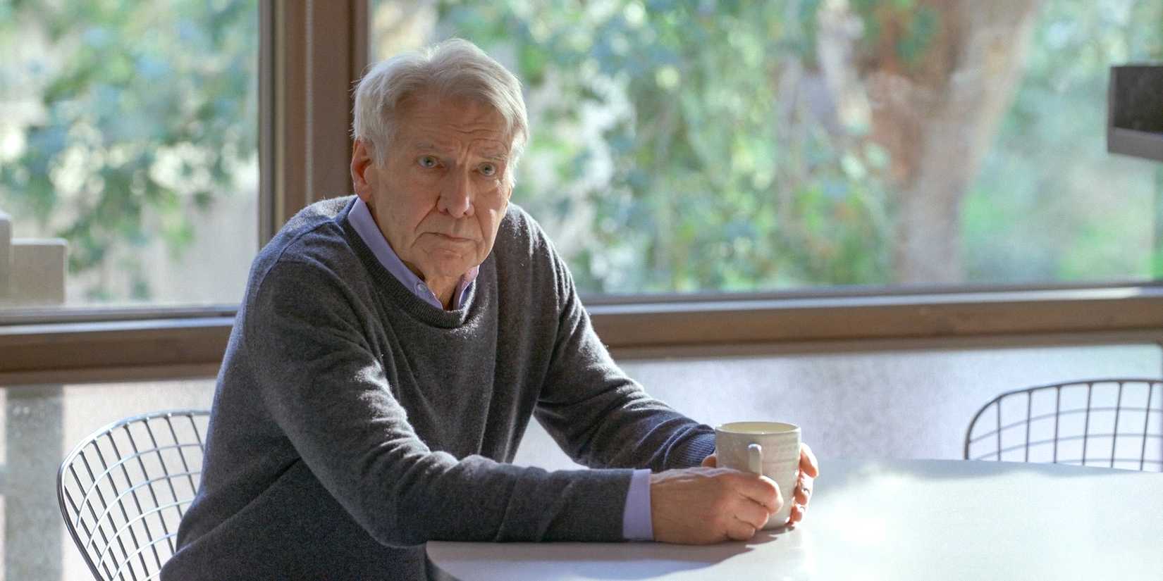 Harrison Ford como Paul Rhodes em uma cena da segunda temporada de Shrinking.