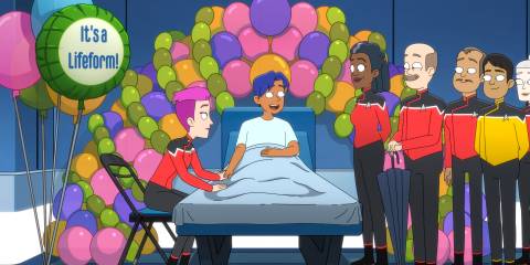 Captain Freeman attending in the childbirth of one of the USS Cerritos crew members in Star Trek: Lower Decks Season 5 Ep 8