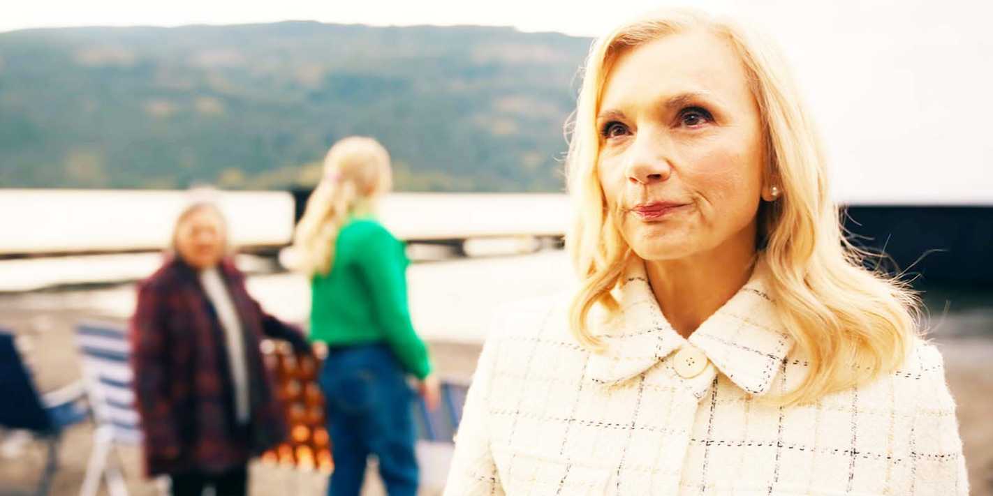 Teryl Rothery as Muriel in Virgin River season 6, episode 5