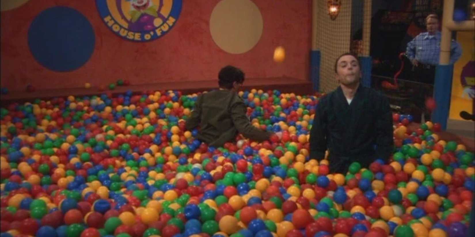 Sheldon Running 12 Best Sheldon Cooper Episodes Of The Big Bang Theory