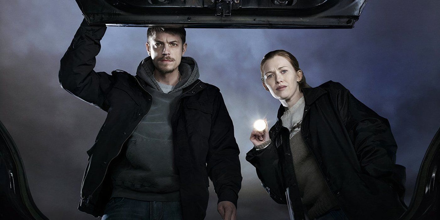 Mireille Enos e Joel Kinnaman in The Killing