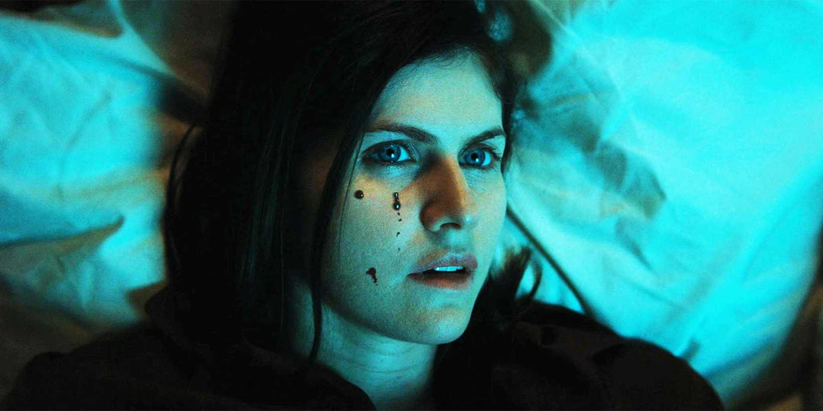Alexandra Daddario as Rowan in Mayfair Witches season 2, episode 1, looking up
