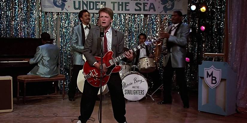 Marty McFly tocando guitarra em De Volta Para o Futuro