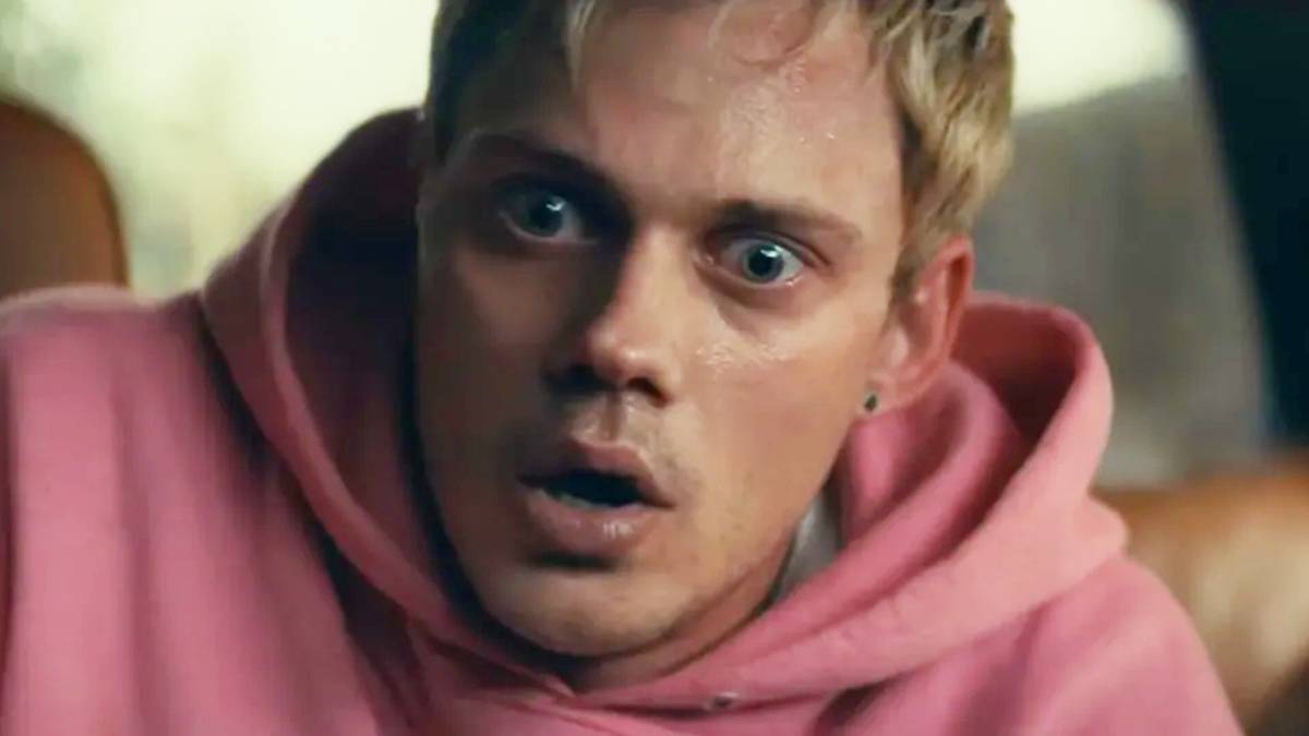 Locked Trailer: Anthony Hopkins Traps & Tortures Bill Skarsgård In A ...