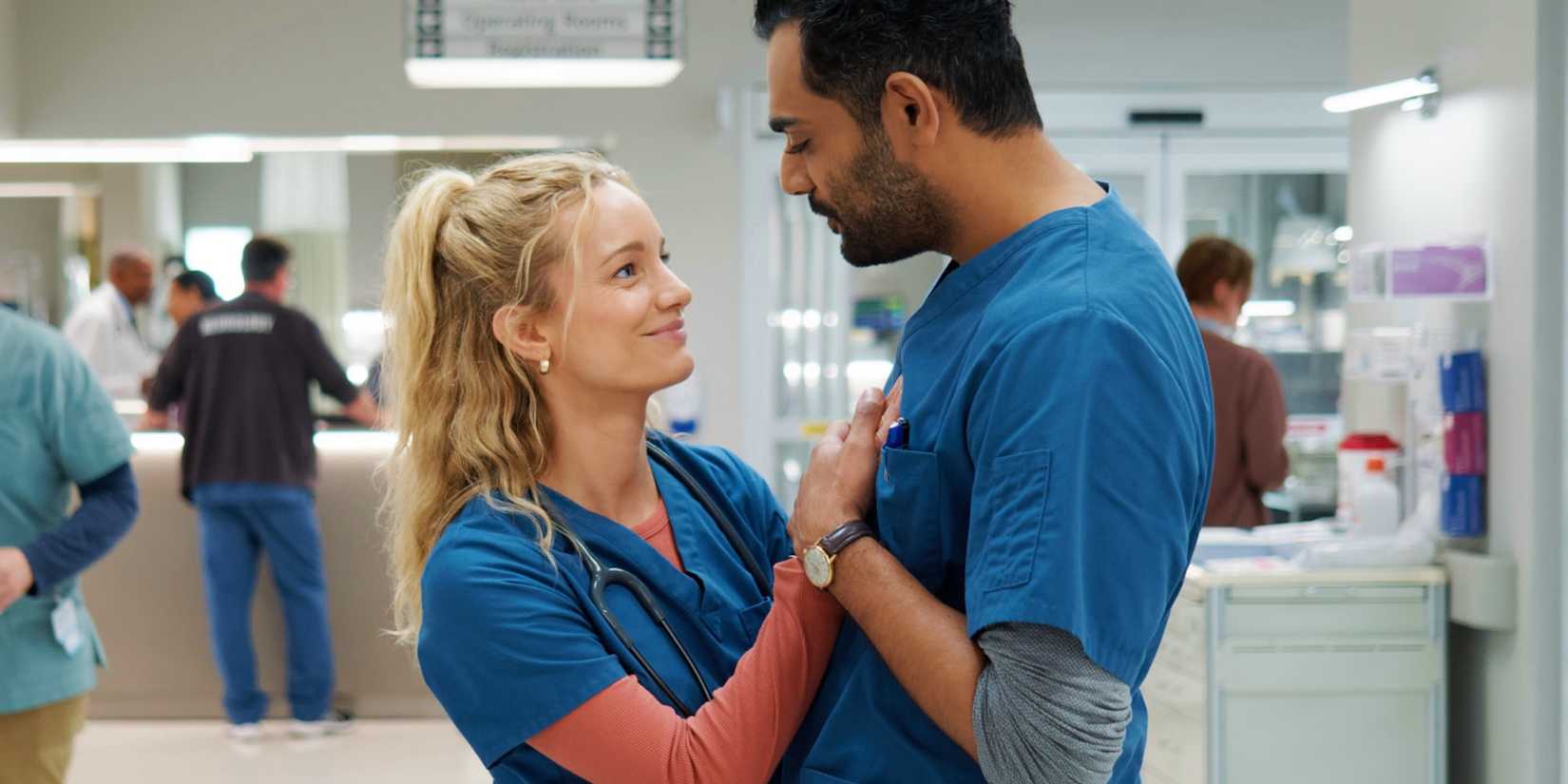 Laurence Leboeuf e Hamza Haq em Transplant