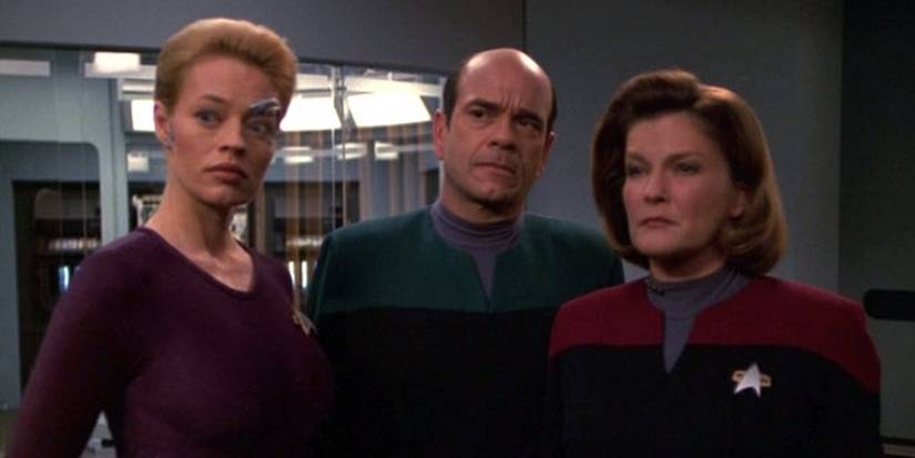Kate Mulgrew and Jeri Ryan in Star Trek Voyager