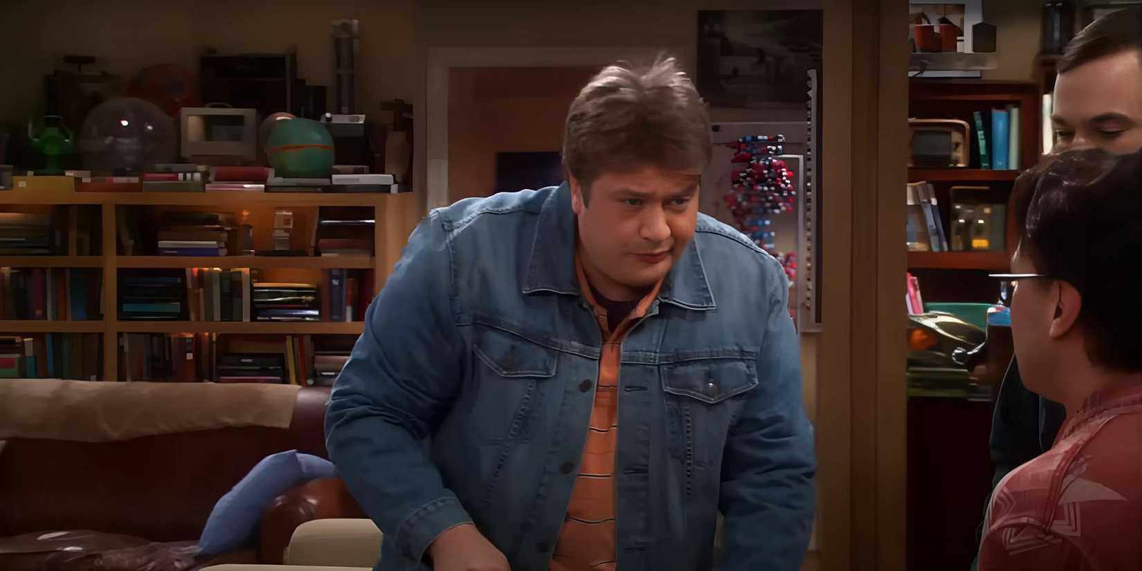 Jimmy Speckerman (Lance Barber) intimidando Leonard e Sheldon em The Big Bang Theory