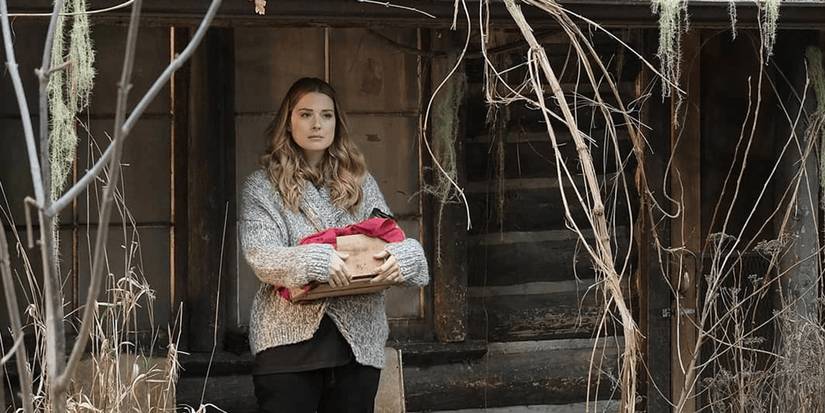 melinda holding a box in virgin river
