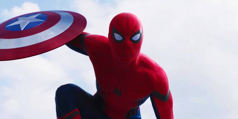 Homem-Aranha fazendo sua entrada com o escudo do Capitão América em Capitão América: Guerra Civil