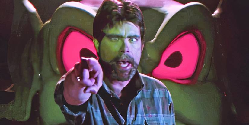 Stephen King pointing in Maximum Overdrive trailer