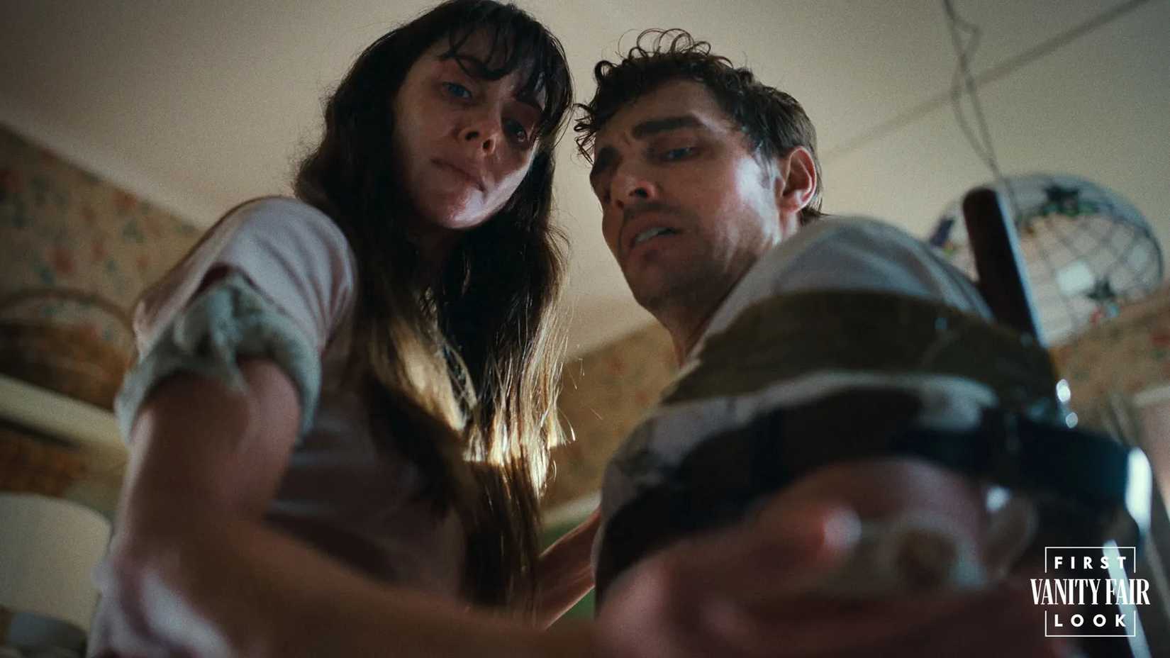 Dave Franco e Alison Brie em Together