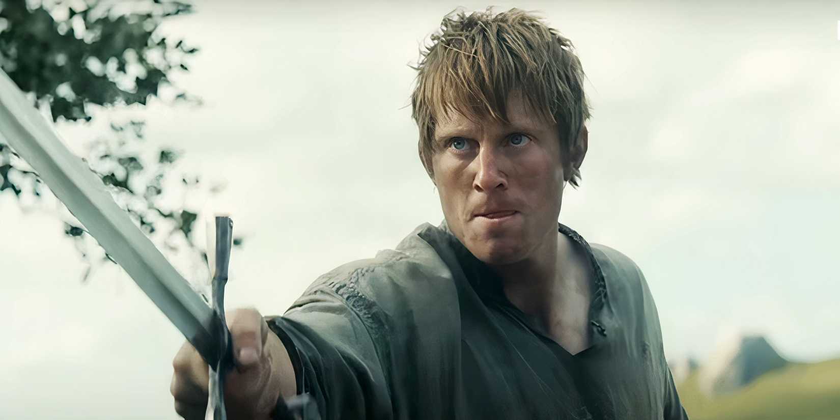 Peter Claffey holding a sword as Dunk/Ser Duncan the Tall in A Knight of the Seven Kingdoms
