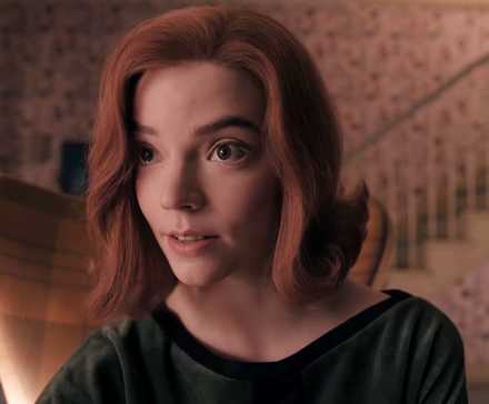 10 Best Single-Season Shows That Only Got Better Over Time 6 Beth Harmon looking incredulous in The Queen's Gambit