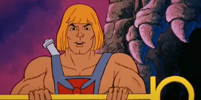 He-Man em cena de ação no filme Masters of the Universe