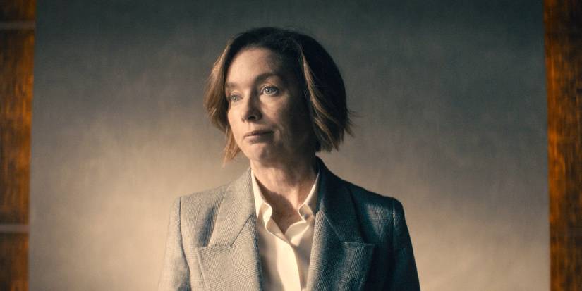 Sinatra / Samantha (Julianne Nicholson) in Paradise (2025) Season 1 Ep 6