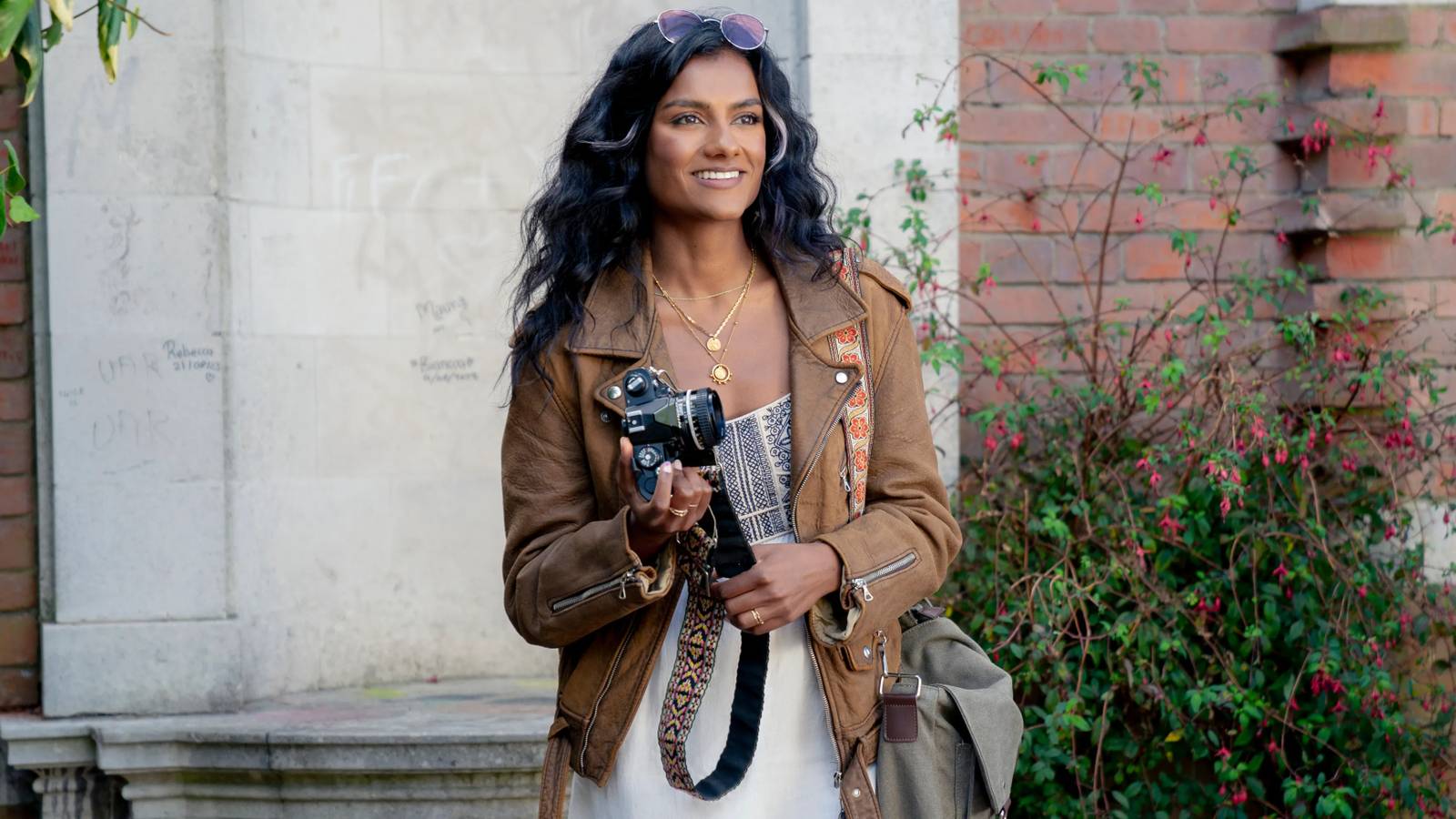 Picture This Review: I Hope Simone Ashley Gets More Leading Roles After ...