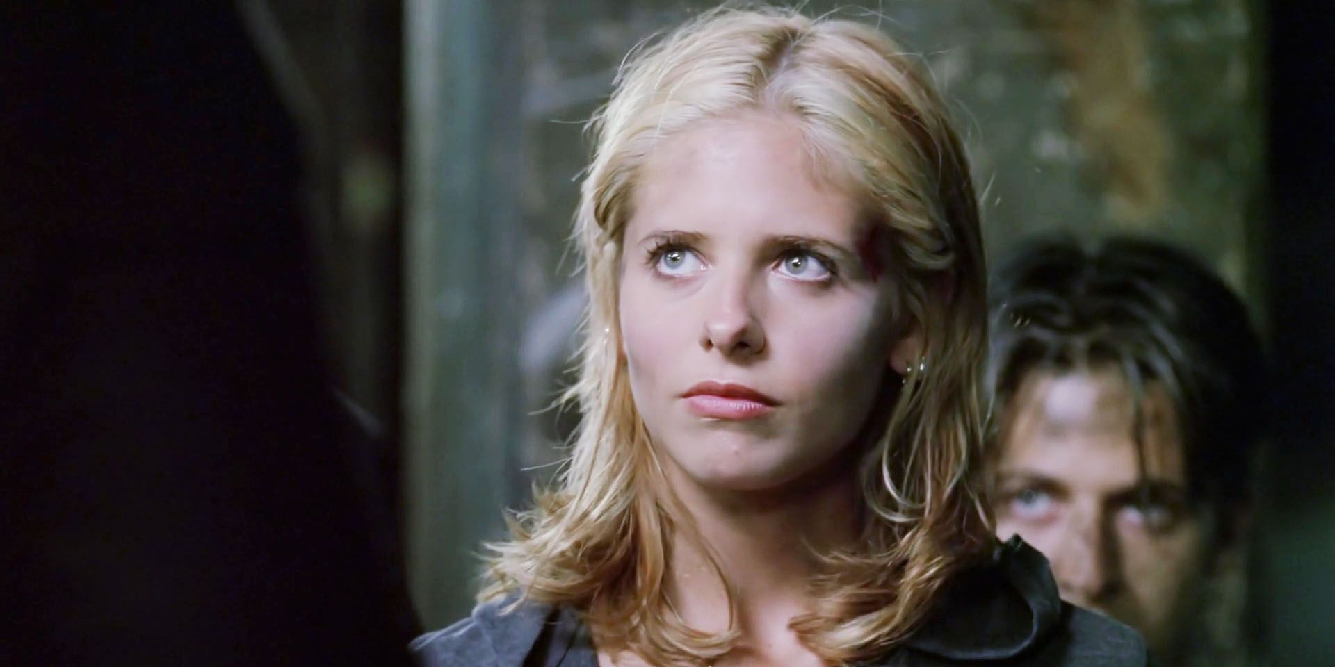 Sarah Michelle Gellar as Buffy Summers in Buffy season 3, episode 1, looking up