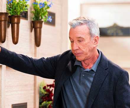 Tim Allen's Matt visiting his wife's grave in Shifting Gears episode 6.