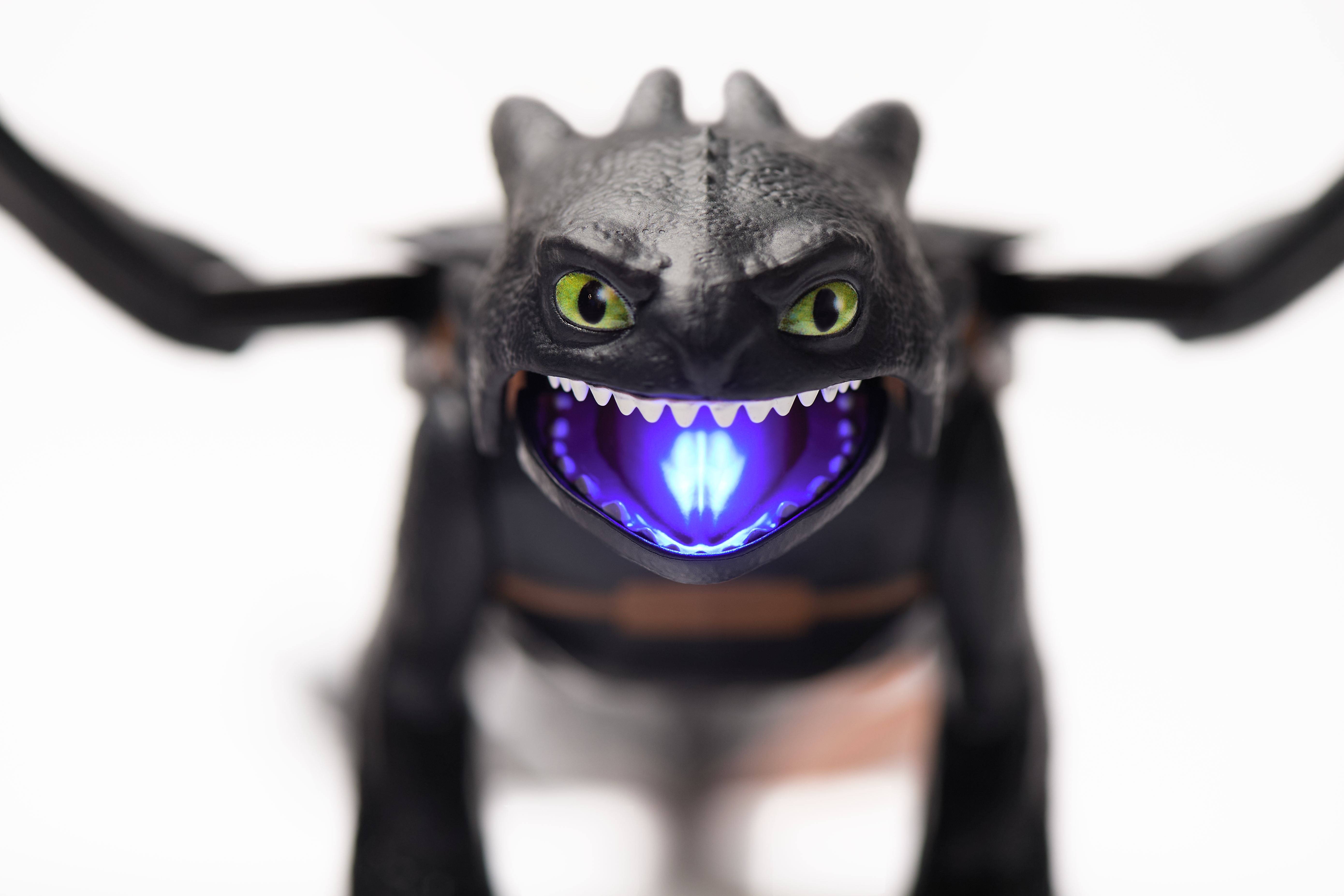 Get A First Look At A Flying RC Toothless & Other Upcoming How To Train ...