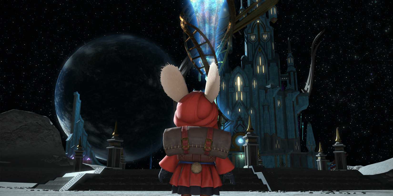 Personaggio peloso da Final Fantasy XIV che osserva una grande base sulla luna.